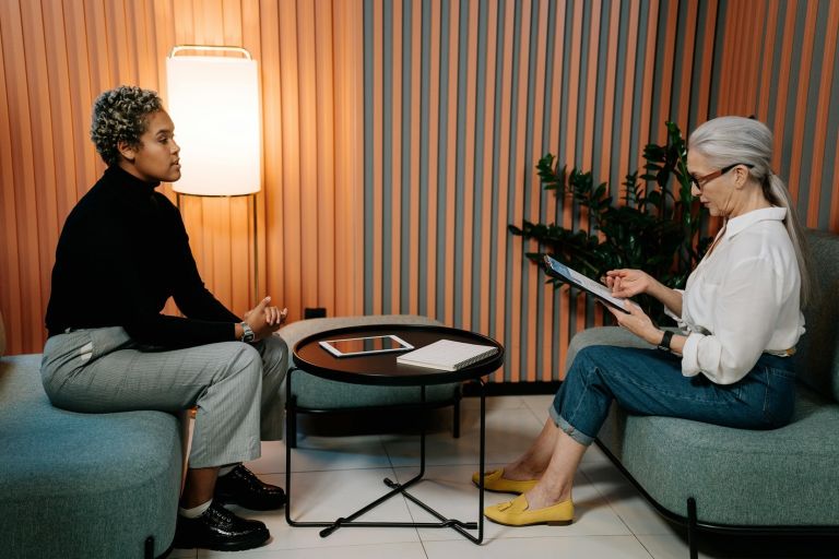 Employee employer discussion 2 768x512