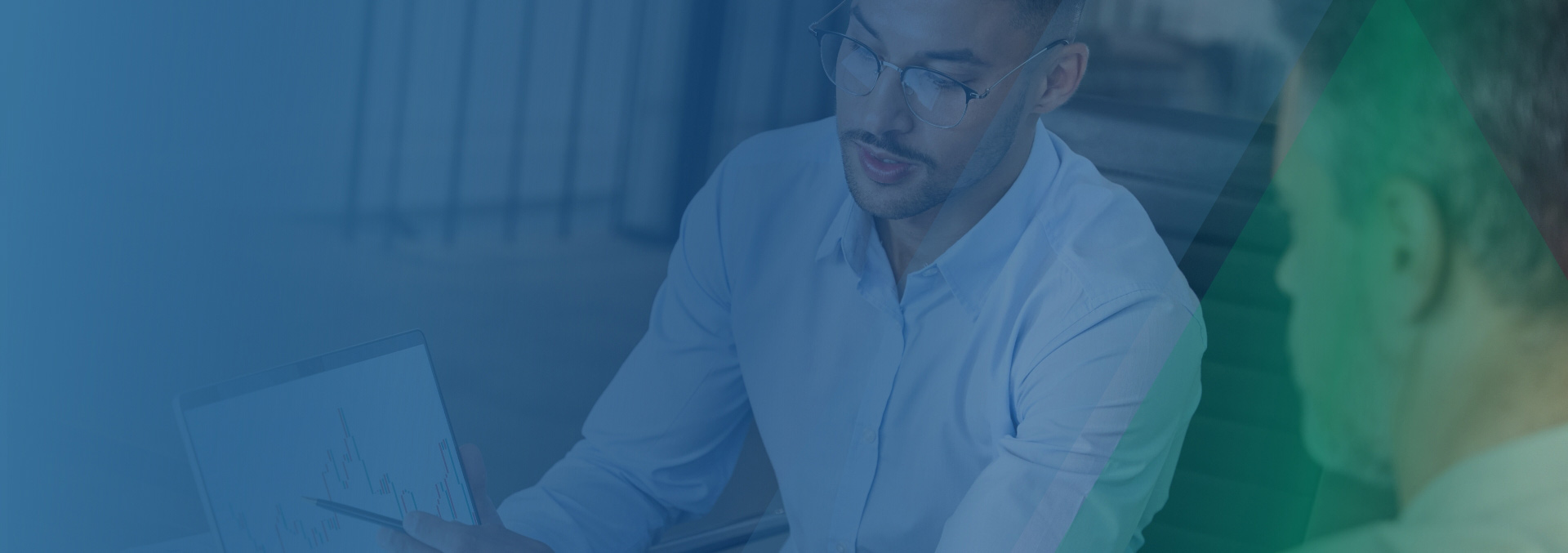 Reporting and financial analytics hero